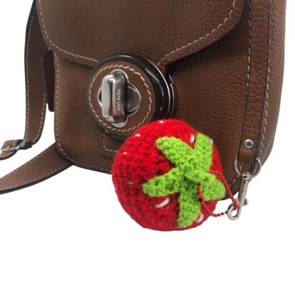 Handmade Crochet Strawberry Keychain 🍓 Cute Bag Charm - Picture 12 of 15